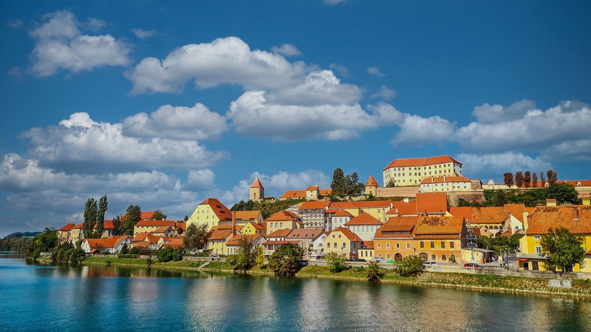 Přes nejstarší slovinské město většina Čechů jen projede. Měli by se tu i zastavit
